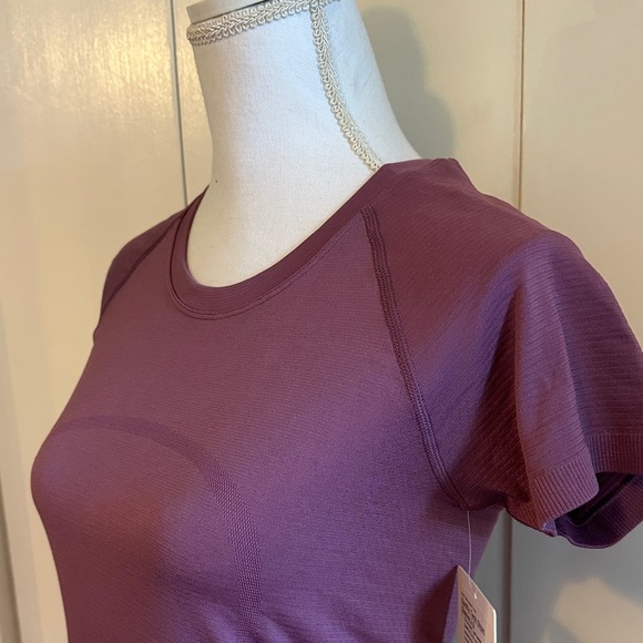 lululemon Swiftly Tech Short-Sleeve Shirt 2.0 Hip Length - Picture 6 of 11